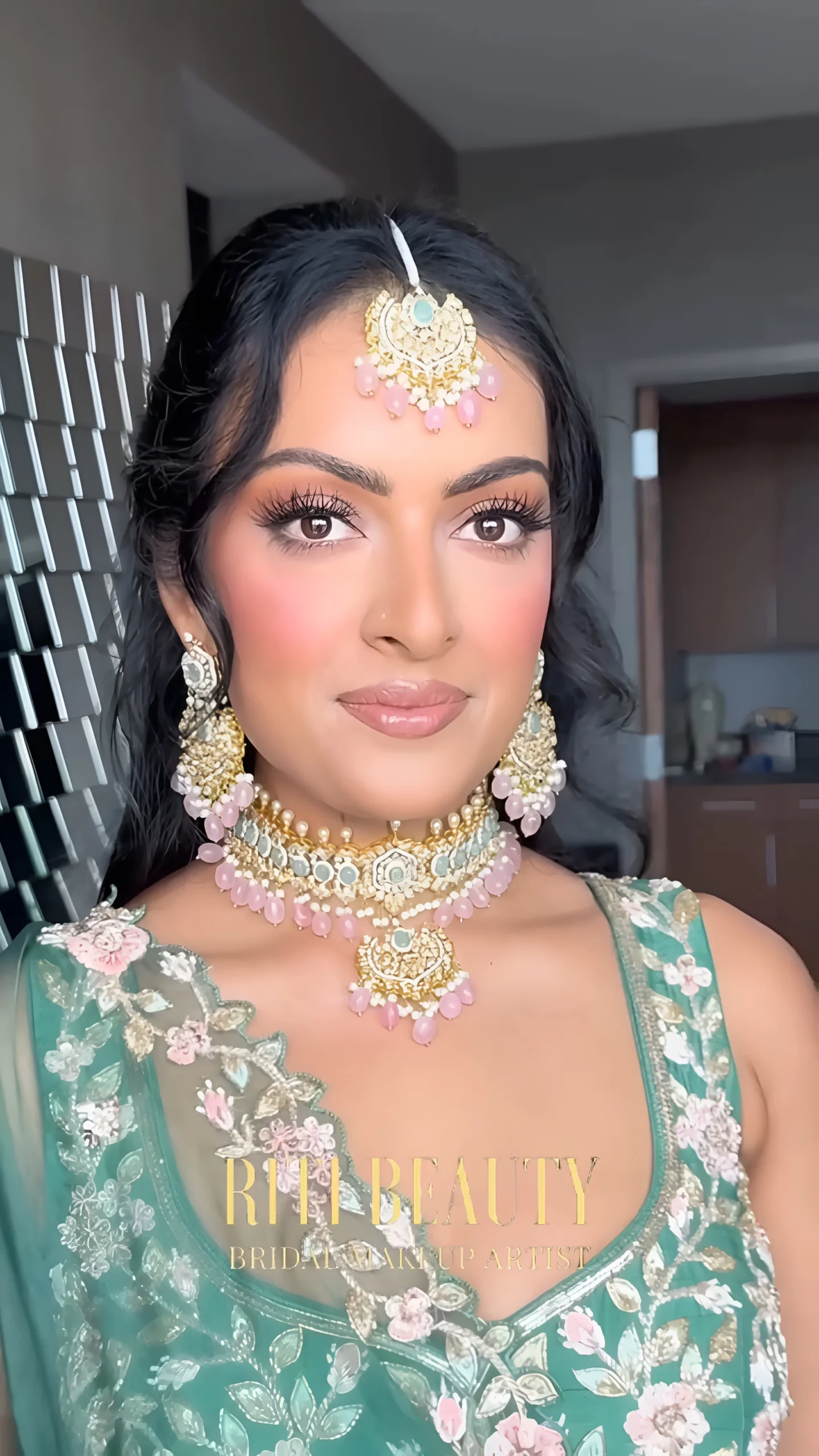 Mehendi makeup artist in Mumbai creating a beautiful pre wedding bridal look