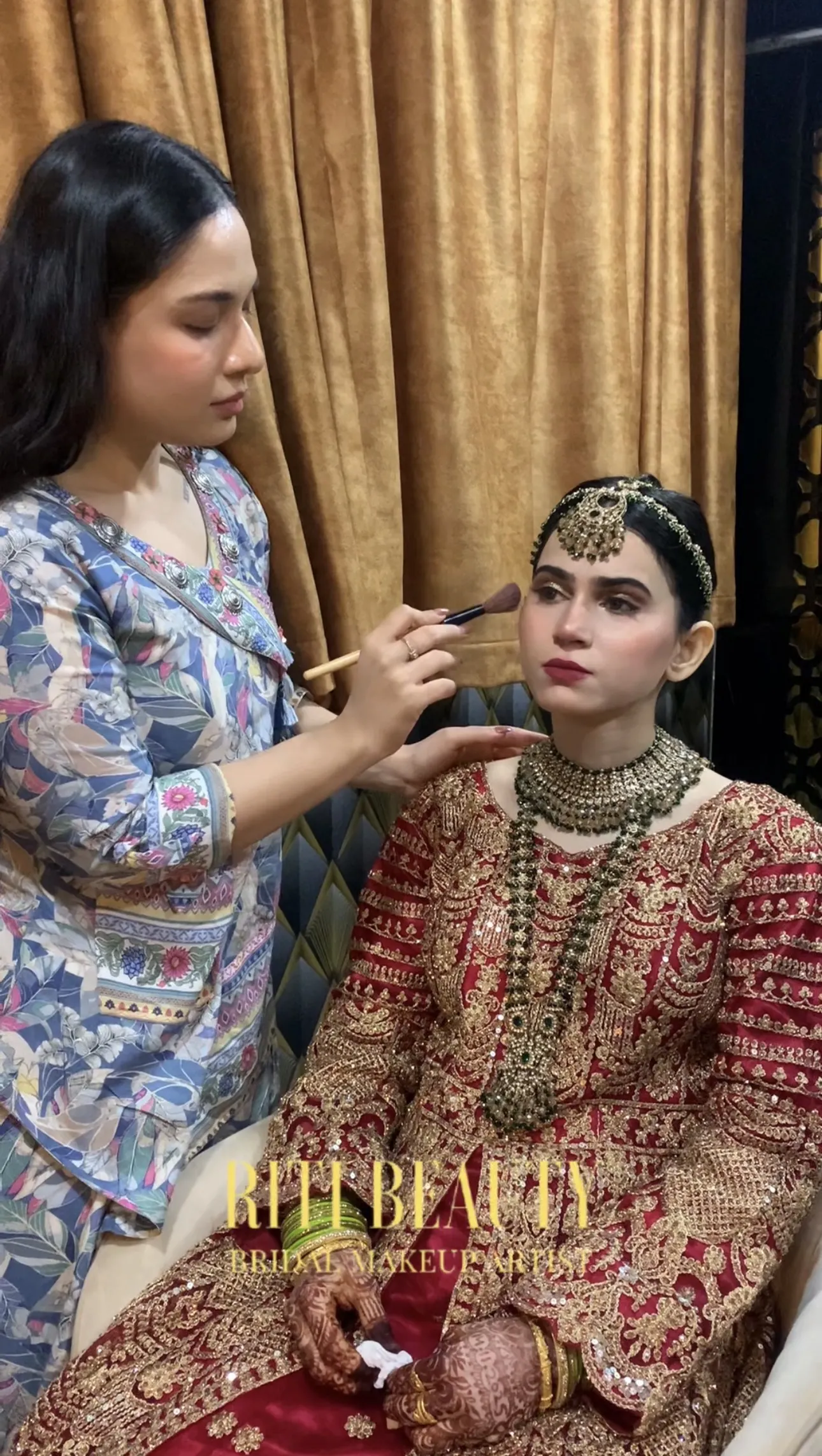 Muslim bridal makeup artist in Mumbai providing HD Nikaah makeup, Walima makeup, and elegant bridal hijab styling.